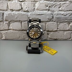 Invicta Silver and Black Men's Pro Diver Watch